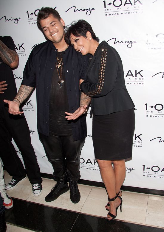 Rob Kardashian reklamuje... skarpety na urodzinowym party 