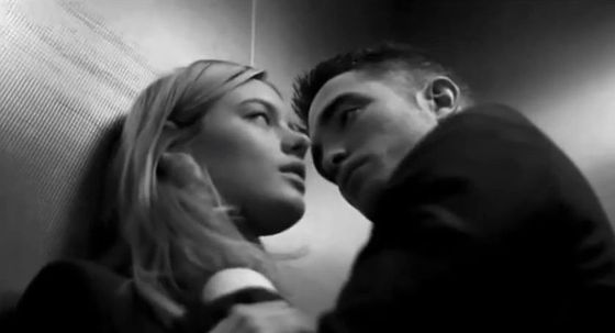 Idealna dziewczyna w wydaniu Roberta Pattinsona (VIDEO)