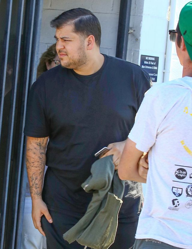 Internauci oburzeni, bo Rob Kardashian całuje córeczkę w usta (Insta)
