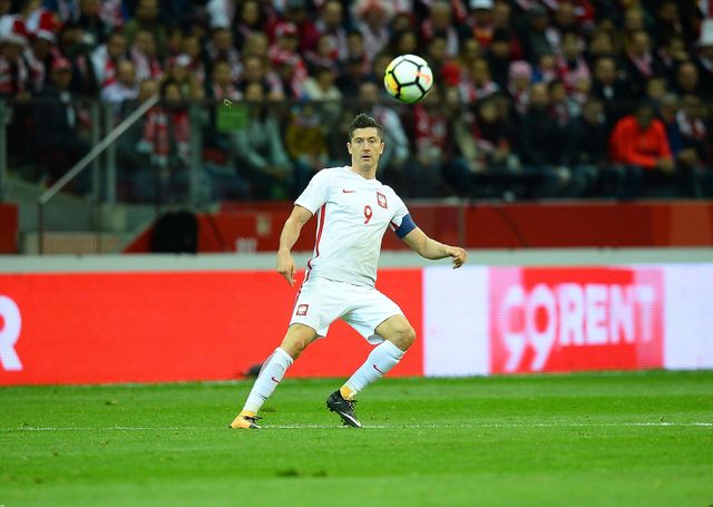 Robert Lewandowski obronił rano licencjat! Robert Lewandowski obronił rano licencjat!