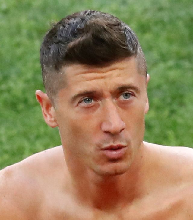 Robert Lewandowski z wydepilowanym torsem gotowy na mecz Polska - Senegal 