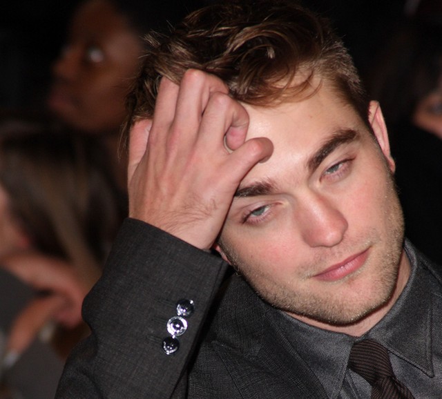 Robert Pattinson nie płacze po Kristen Stewart