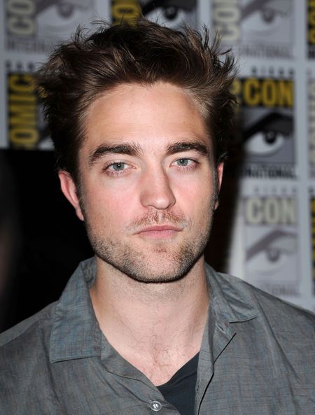 Robert Pattinson wywiózł meble z mieszkania