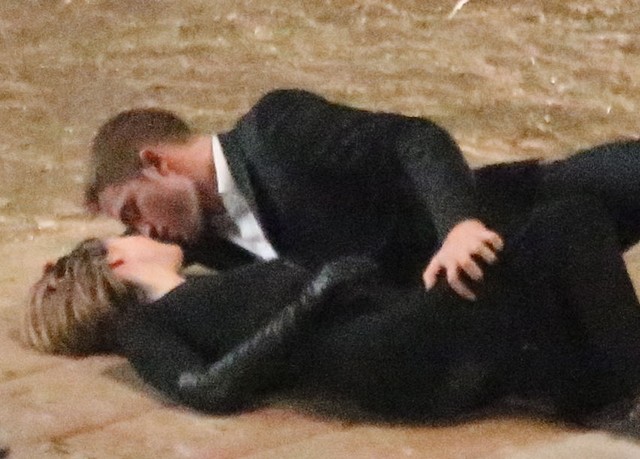 Tak całuje Robert Pattinson (FOTO)