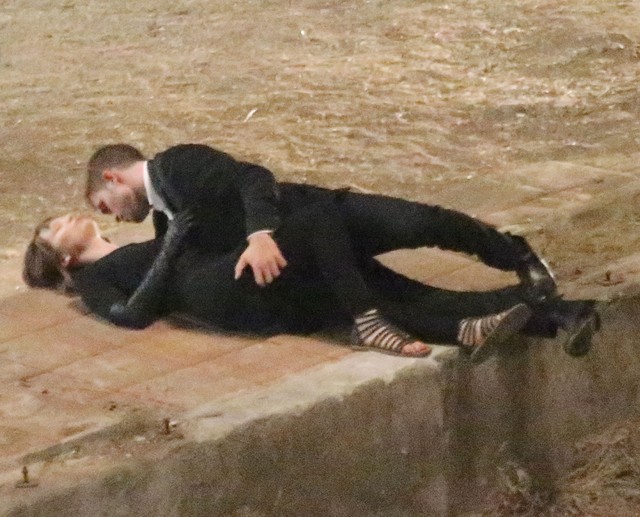 Tak całuje Robert Pattinson (FOTO)