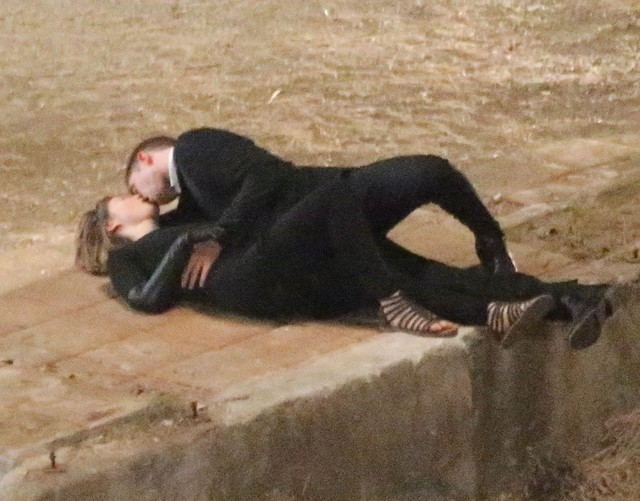 Tak całuje Robert Pattinson (FOTO)