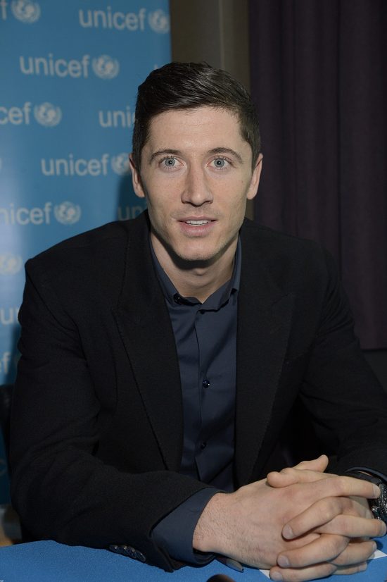 Robert Lewandowski wyjdzie na boisko w masce (Twitter) Robert Lewandowski wyjdzie na boisko w masce (Twitter)