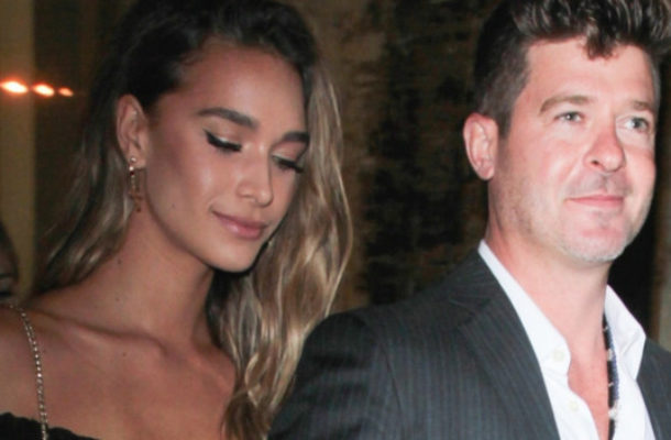Złośliwi mówią, że Robin Thicke chciał znaleźć kopię byłej żony (ZDJĘCIA)