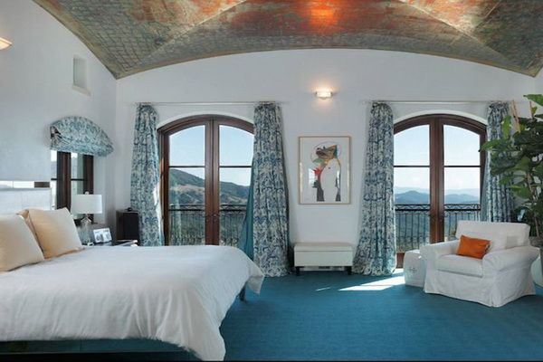 Ten aktor potrzebował w swoim domu... 12 łazienek (FOTO)