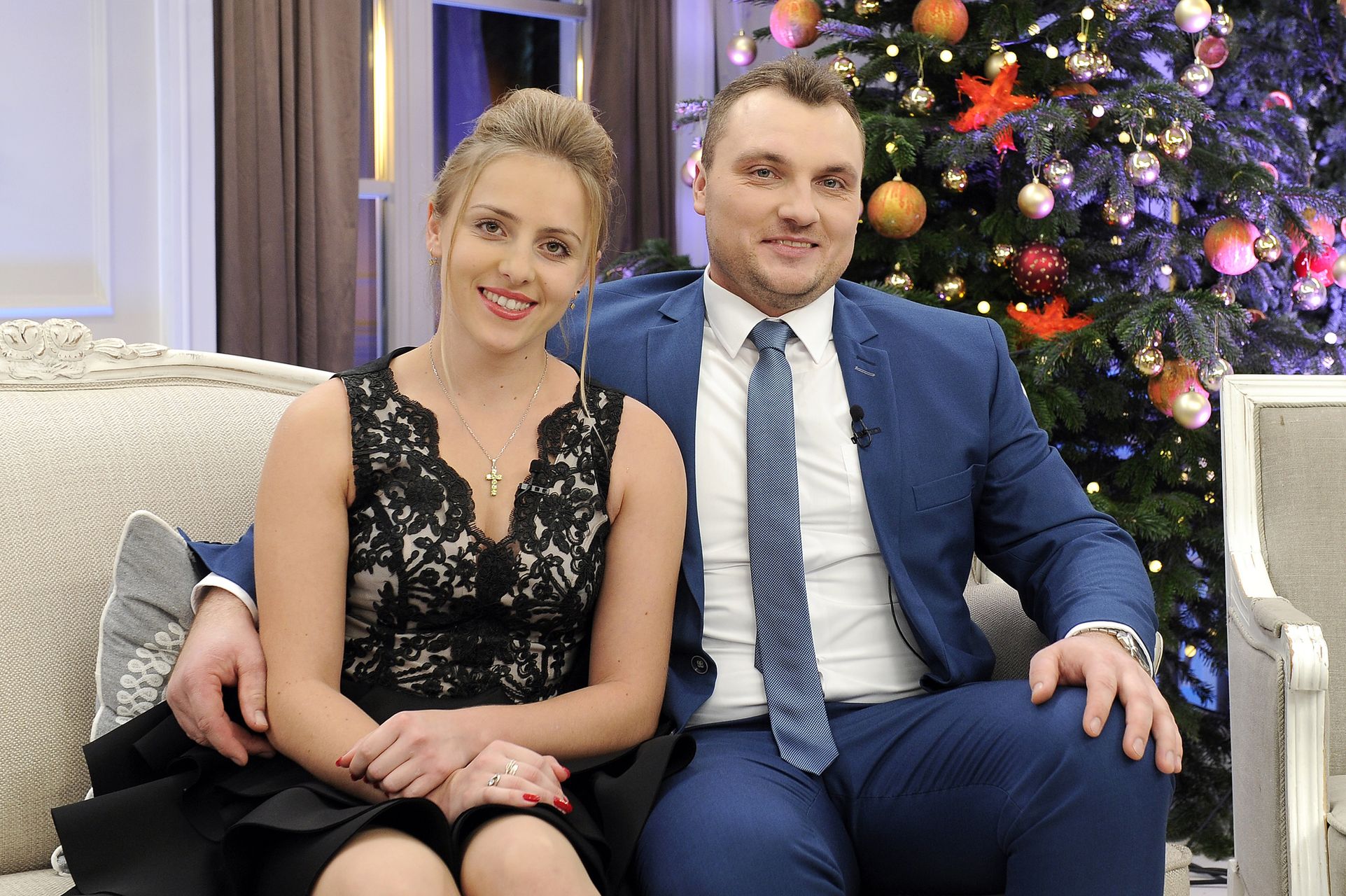 Gwiazdy Rolnik szuka żony w świątecznym odcinku - czy Agata jest w ciąży? Gwiazdy Rolnik szuka żony w świątecznym odcinku - czy Agata jest w ciąży?