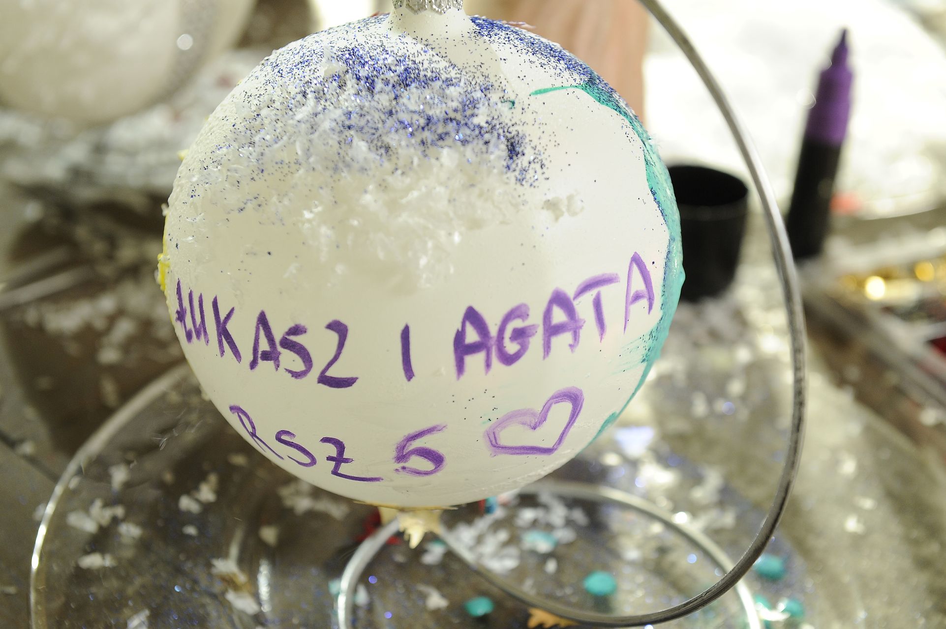 Gwiazdy Rolnik szuka żony w świątecznym odcinku - czy Agata jest w ciąży? Gwiazdy Rolnik szuka żony w świątecznym odcinku - czy Agata jest w ciąży?