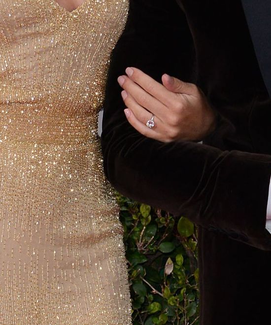 Rosie Huntington-Whiteley pokazała pierścionek zaręczynowy!