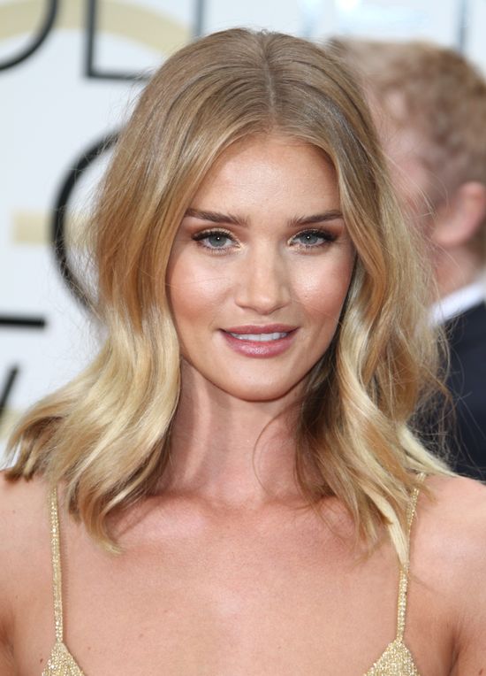 Rosie Huntington-Whiteley pokazała pierścionek zaręczynowy!