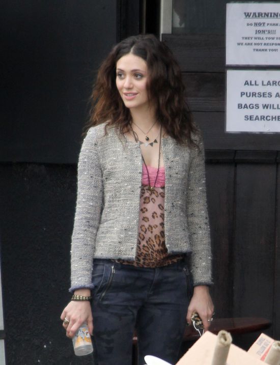 Emmy Rossum stworzona do delikatnego makijażu