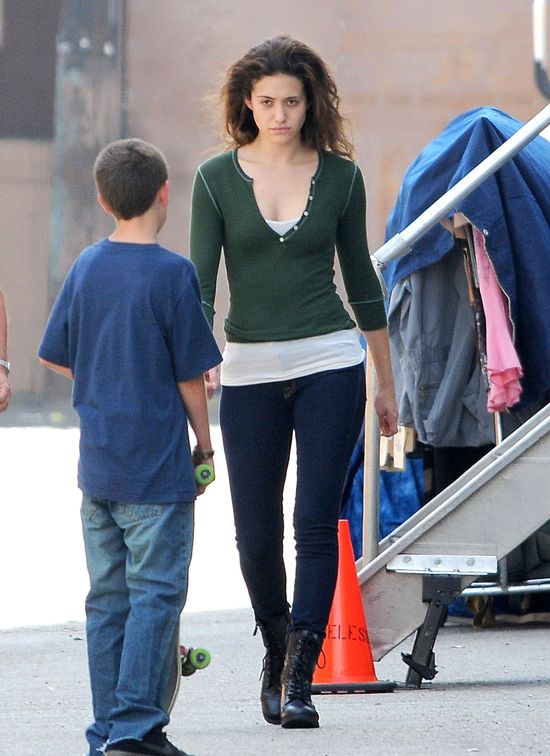 Emmy Rossum stworzona do delikatnego makijażu