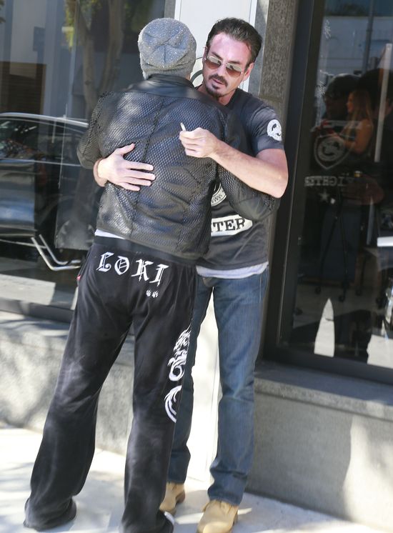 Czy Mickey Rourke jeszcze rozpoznaje siebie? (FOTO)