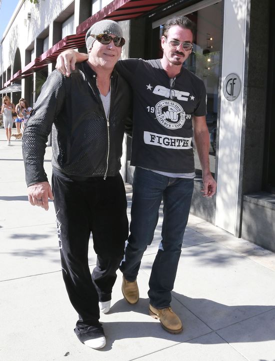 Czy Mickey Rourke jeszcze rozpoznaje siebie? (FOTO)