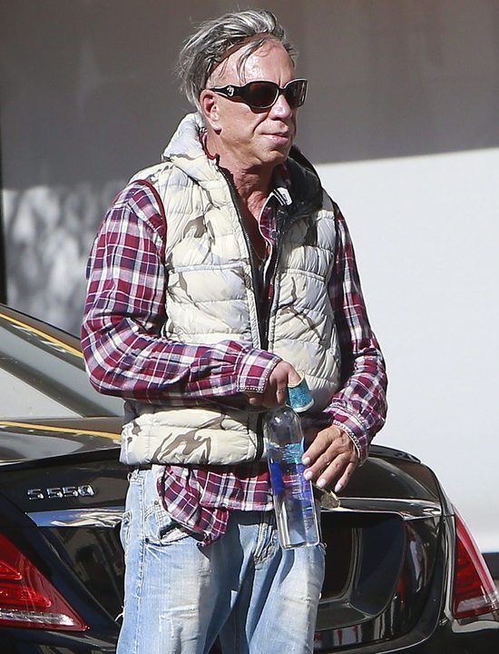 O rany. Mickey Rourke przeszedł chyba setną operację (FOTO) O rany. Mickey Rourke przeszedł chyba setną operację (FOTO)