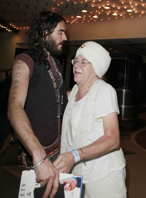 „Misiak” Russella Branda i nauczycielki jogi