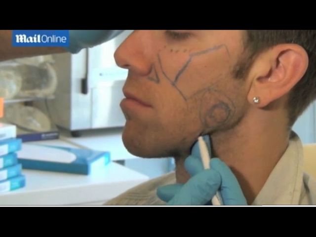 Chciał się upodobnić do Ryana Goslinga (FOTO) Chciał się upodobnić do Ryana Goslinga (FOTO)