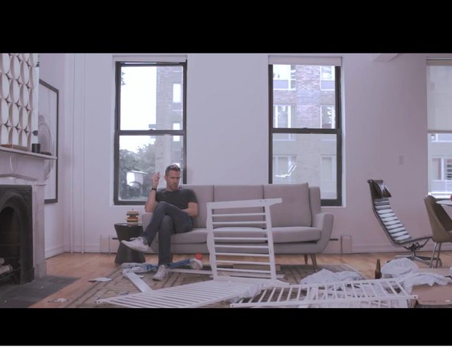 Jest alkohol, są przekleństwa. Ryan Reynolds vs. Ikea