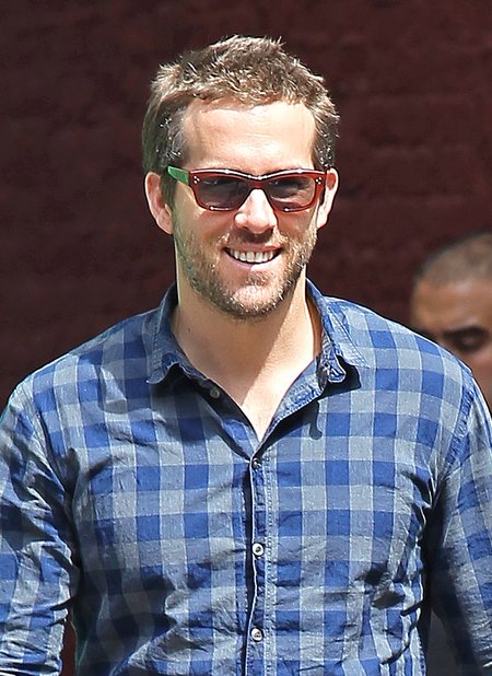 Ryan Reynolds sam w Nowym Jorku (FOTO) Ryan Reynolds sam w Nowym Jorku (FOTO)