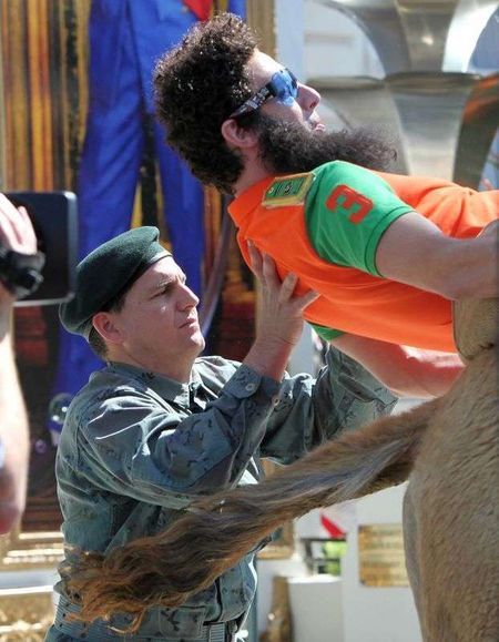 Sacha Baron Cohen zrobił show w Cannes