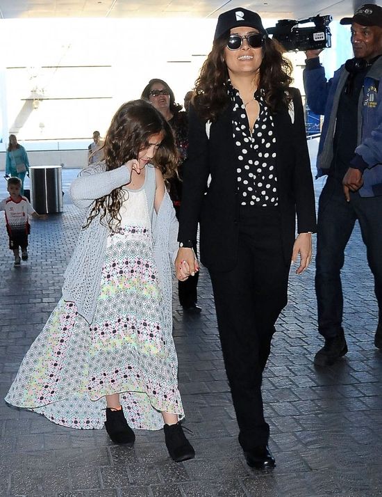 Córka Salmy Hayek nie lubi paparazzi? (FOTO)