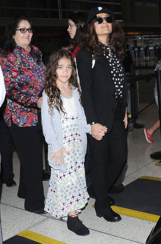 Córka Salmy Hayek nie lubi paparazzi? (FOTO)