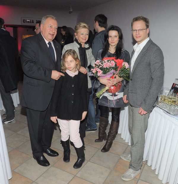 Była żona Macieja Stuhra została piosenkarką [VIDEO]