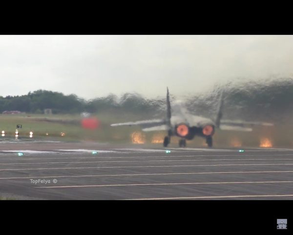 Kapitan Adrian Rojek i jego MiG-29 bohaterami internetu 