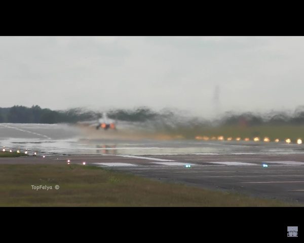 Kapitan Adrian Rojek i jego MiG-29 bohaterami internetu 