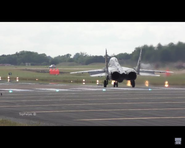 Kapitan Adrian Rojek i jego MiG-29 bohaterami internetu 