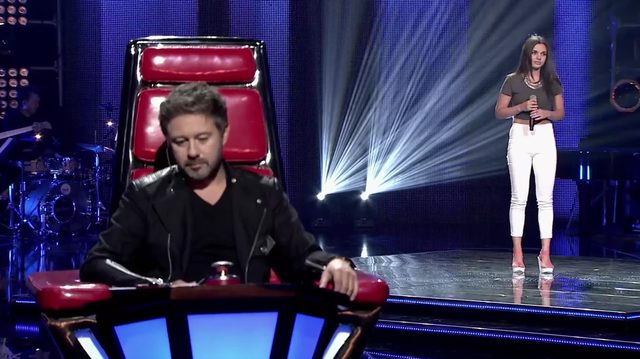 Sara Kirgis z The Voice - miks Mili Kunis z Angeliną Jolie