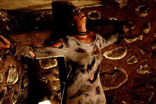 Kontrowersyjny teledysk Sary May (FOTO)