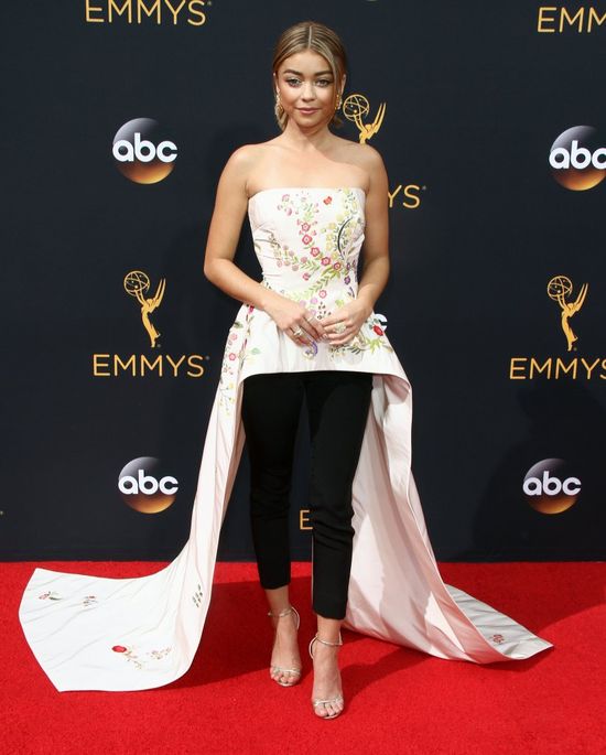 Wizażyści Sarah Hyland złamali wszystkie zasady! Nie zgadniesz, ile ma lat! Wizażyści Sarah Hyland złamali wszystkie zasady! Nie zgadniesz, ile ma lat!