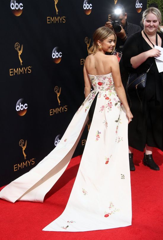 Wizażyści Sarah Hyland złamali wszystkie zasady! Nie zgadniesz, ile ma lat! Wizażyści Sarah Hyland złamali wszystkie zasady! Nie zgadniesz, ile ma lat!