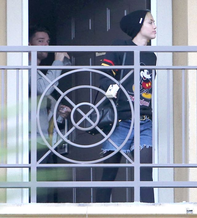 Miley Cyrus i Patrick Schwarzenegger całują się publicznie