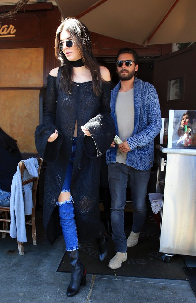 Kourtney Kardashian nakryła Scota w ŁÓŻKU z KENDALL!