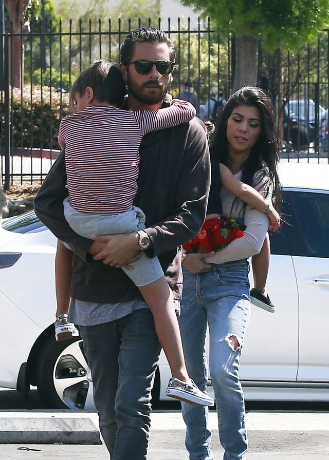 Kourtney Kardashian nakryła Scota w ŁÓŻKU z KENDALL!