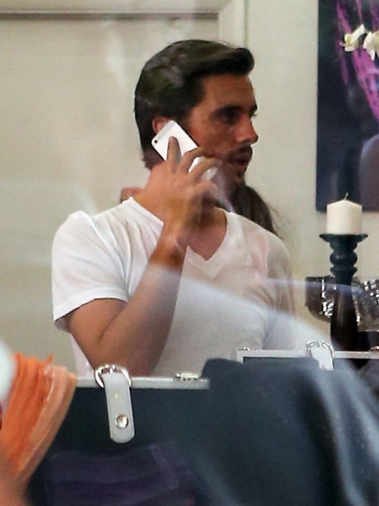 Scott Disick w kasynie z blondynką Scott Disick w kasynie z blondynką