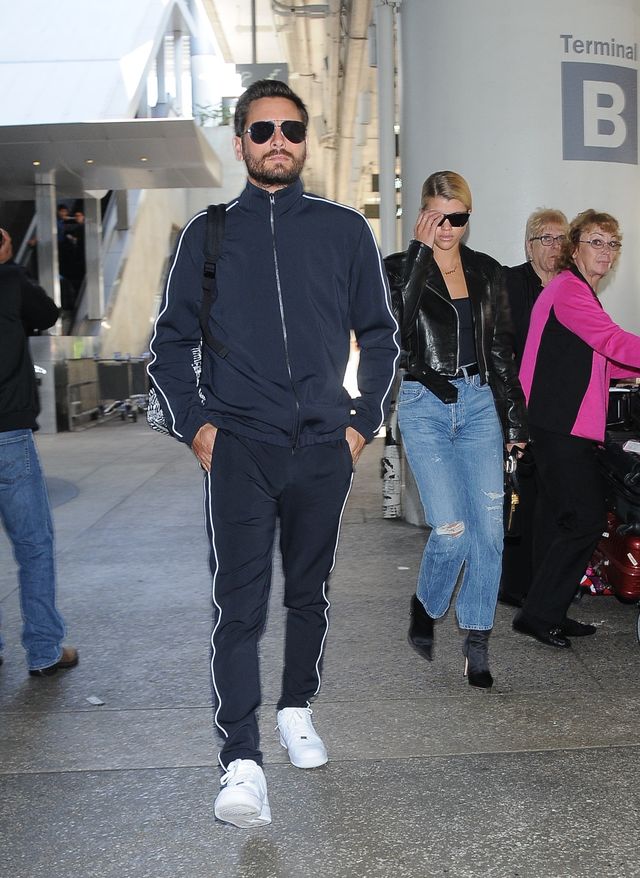 Scott Disick z Sofią Richie za rączkę na lotnisku (ZDJĘCIA)