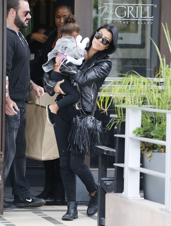 Ależ Kourtney Kardashian musi czuć SATYSFAKCJĘ! (Instagram) Ależ Kourtney Kardashian musi czuć SATYSFAKCJĘ! (Instagram)