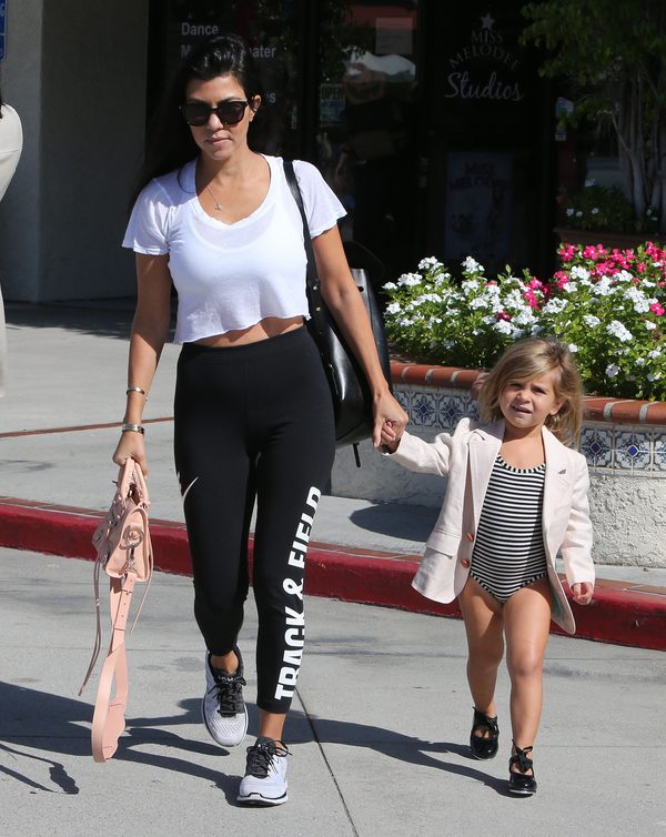 Ależ Kourtney Kardashian musi czuć SATYSFAKCJĘ! (Instagram) Ależ Kourtney Kardashian musi czuć SATYSFAKCJĘ! (Instagram)