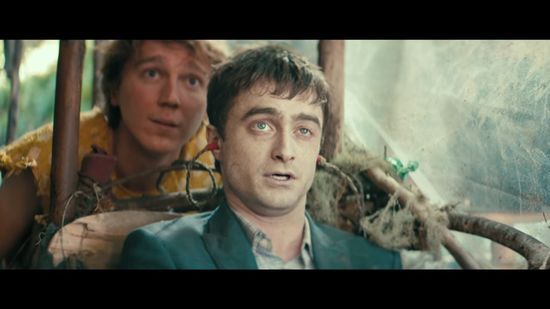 Daniel Radliffe w roli... pierdzącego i gadającego zombie! (VIDEO)