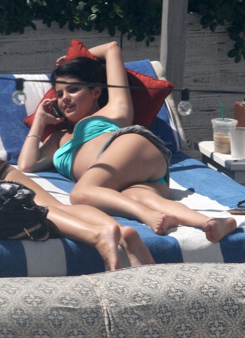 Selena Gomez w bikini (FOTO)