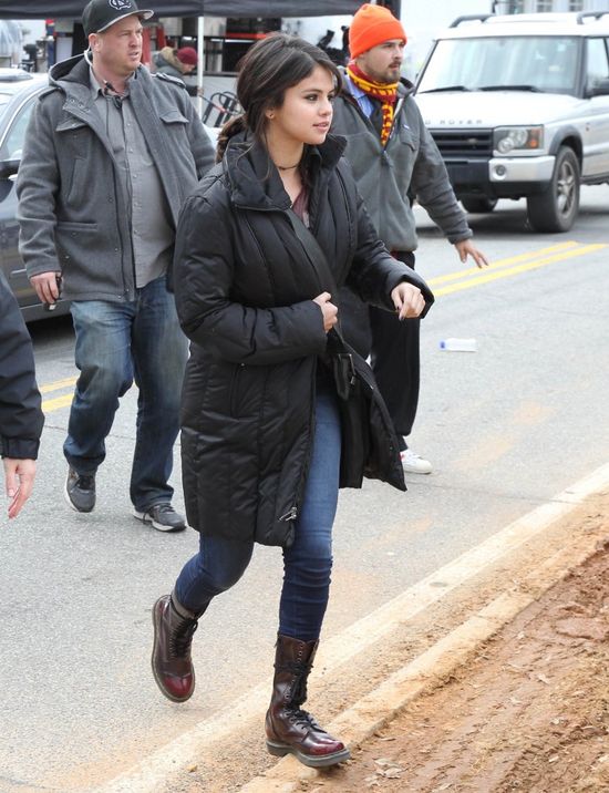 Selena Gomez jak Angelina Jolie (FOTO)