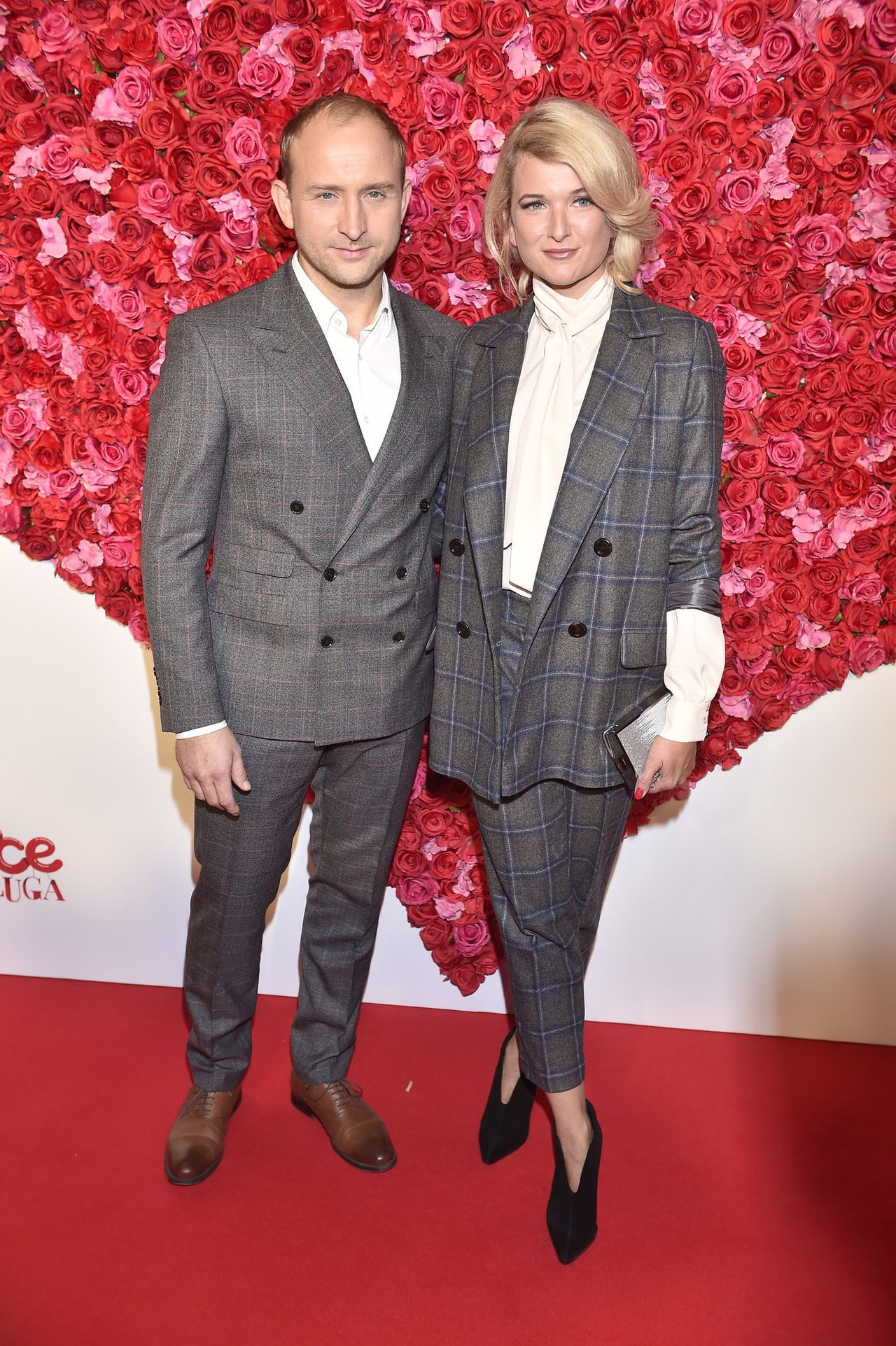 Śliczna Paulina Gałązka oraz drapieżna Chodakowska na premierze Serce nie sługa