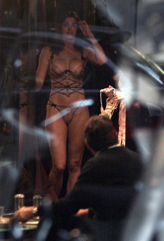 Stephanie Seymour przymierza seksowną bieliznę (FOTO) Stephanie Seymour przymierza seksowną bieliznę (FOTO)