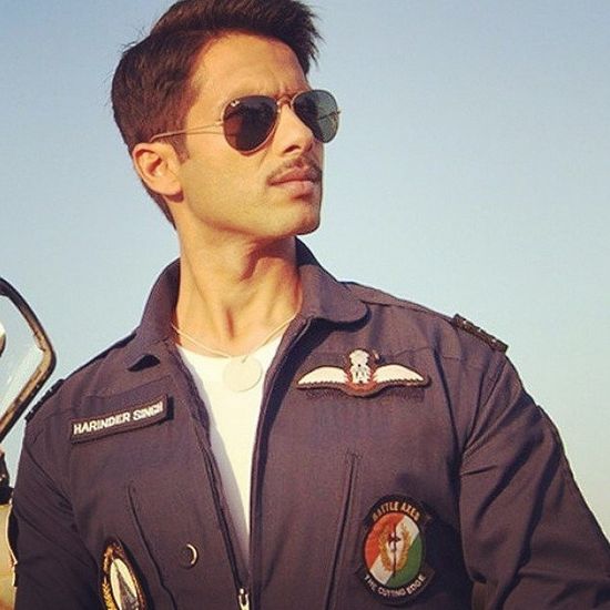 Shahid Kapoor - najsmaczniejsze ciacho z Bollywood? (FOTO) Shahid Kapoor - najsmaczniejsze ciacho z Bollywood? (FOTO)